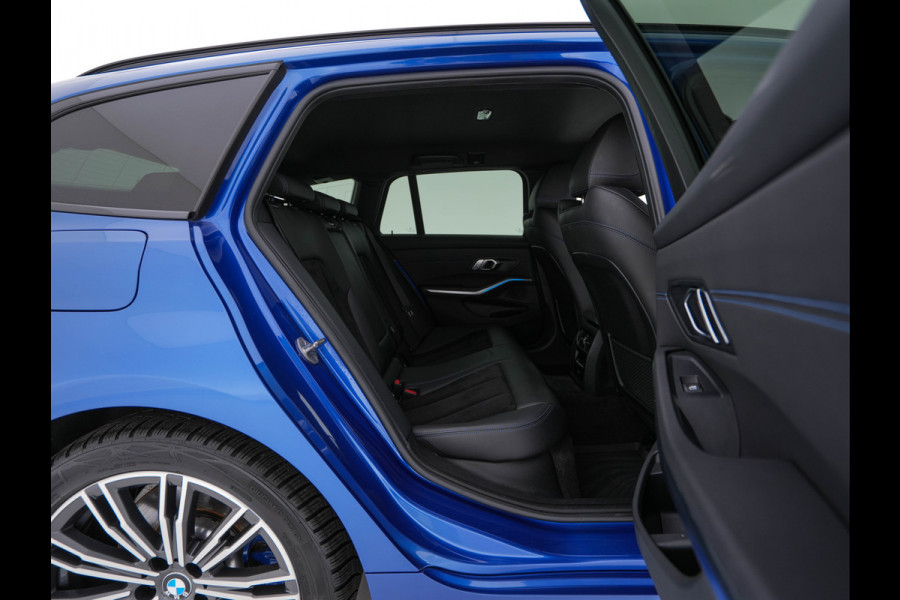 BMW 3 Serie Touring 330e M-Sportpack High Executive (Plug-in) Aut. *LEATHER-MICROFIBRE | FULL-LED | DIGI-COCKPIT | HEATED-SPORTSEATS | CAMERA | CARPLAY | SHIFTPADDLES | NAVI-FULLMAP | PRIVACY-GLASS | ECC | PDC | CRUISE | TOWBAR | 18''ALU*