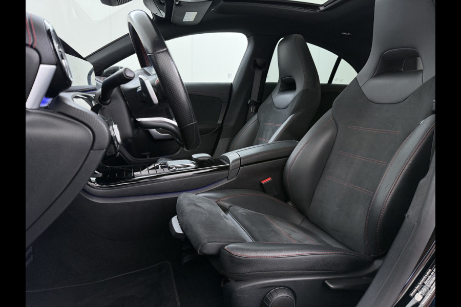 Mercedes-Benz CLA-Klasse 180 Automaat AMG Business Solution Panoramadak Camera Widescreen cockpit Apple Carplay Android Auto Navi Pdc Cruise Control Stoe Privacy Glas Lmv Led DAB Licht en zichtpakket Premium pakket Dealeronderhouden 1e Eigenaar Origineel Nederlandse Auto