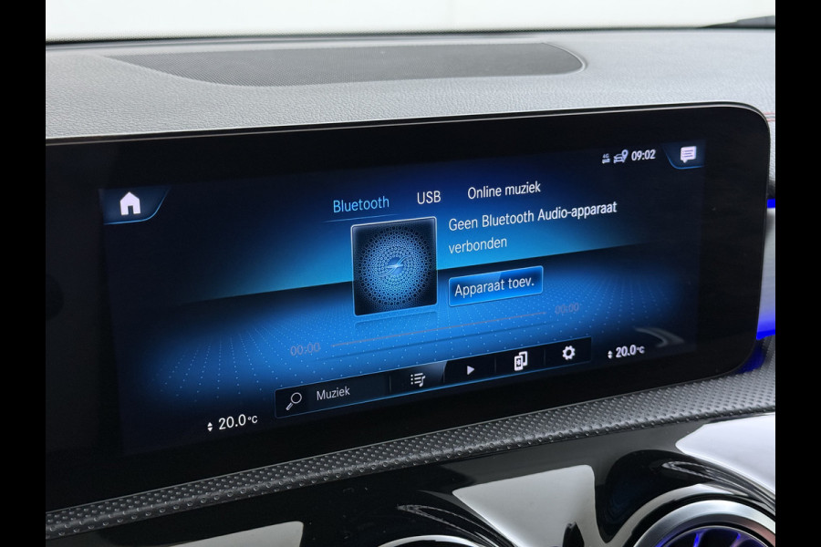 Mercedes-Benz CLA-Klasse 180 Automaat AMG Business Solution Panoramadak Camera Widescreen cockpit Apple Carplay Android Auto Navi Pdc Cruise Control Stoe Privacy Glas Lmv Led DAB Licht en zichtpakket Premium pakket Dealeronderhouden 1e Eigenaar Origineel Nederlandse Auto