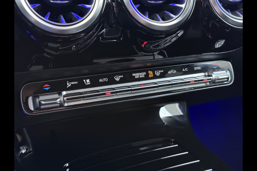 Mercedes-Benz CLA-Klasse 180 Automaat AMG Business Solution Panoramadak Camera Widescreen cockpit Apple Carplay Android Auto Navi Pdc Cruise Control Stoe Privacy Glas Lmv Led DAB Licht en zichtpakket Premium pakket Dealeronderhouden 1e Eigenaar Origineel Nederlandse Auto
