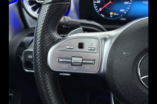 Mercedes-Benz CLA-Klasse 180 Automaat AMG Business Solution Panoramadak Camera Widescreen cockpit Apple Carplay Android Auto Navi Pdc Cruise Control Stoe Privacy Glas Lmv Led DAB Licht en zichtpakket Premium pakket Dealeronderhouden 1e Eigenaar Origineel Nederlandse Auto