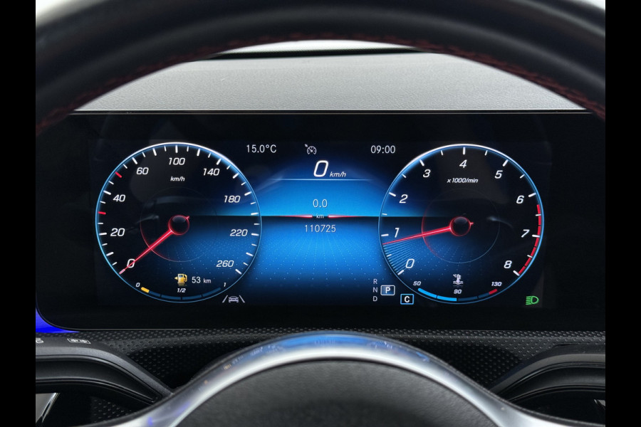 Mercedes-Benz CLA-Klasse 180 Automaat AMG Business Solution Panoramadak Camera Widescreen cockpit Apple Carplay Android Auto Navi Pdc Cruise Control Stoe Privacy Glas Lmv Led DAB Licht en zichtpakket Premium pakket Dealeronderhouden 1e Eigenaar Origineel Nederlandse Auto