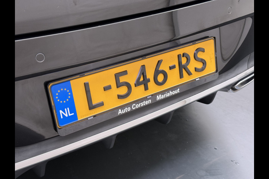 Mercedes-Benz CLA-Klasse 180 Automaat AMG Business Solution Panoramadak Camera Widescreen cockpit Apple Carplay Android Auto Navi Pdc Cruise Control Stoe Privacy Glas Lmv Led DAB Licht en zichtpakket Premium pakket Dealeronderhouden 1e Eigenaar Origineel Nederlandse Auto