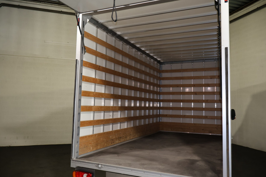 Renault Master 2.3 dCi Bakwagen met Laadklep