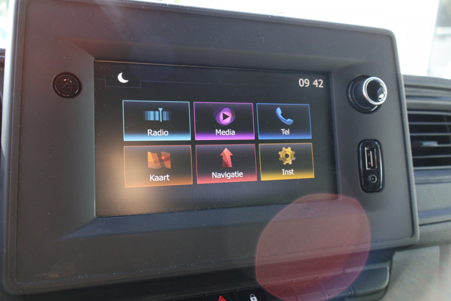 Renault Master 2.3 dCi Bakwagen met Laadklep