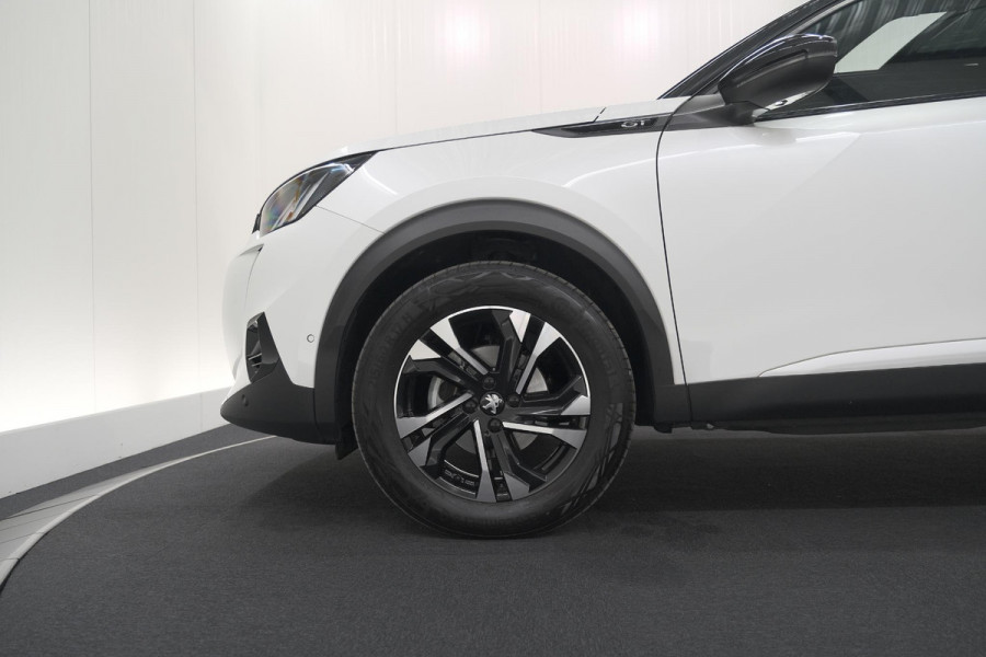 Peugeot 2008 PureTech 130 GT | Elektrisch Panoramadak | Camera | Dodehoekdetectie | Navigatie