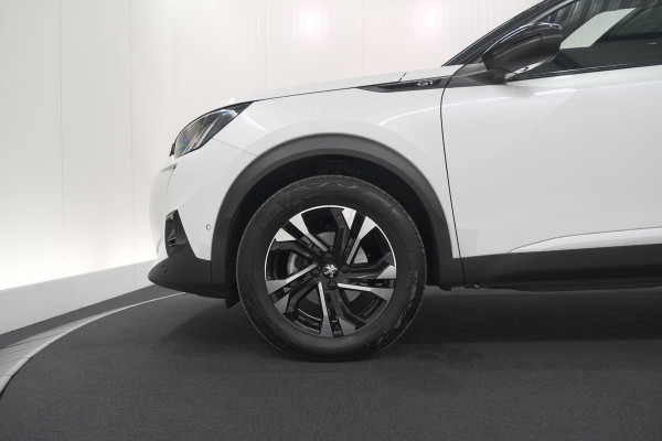 Peugeot 2008 PureTech 130 GT | Elektrisch Panoramadak | Camera | Dodehoekdetectie | Navigatie