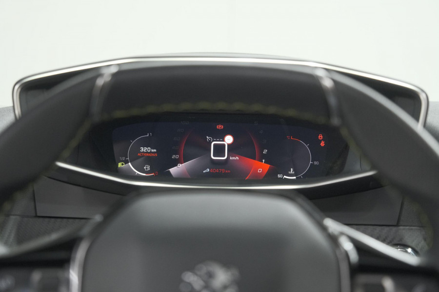 Peugeot 2008 PureTech 130 GT | Elektrisch Panoramadak | Camera | Dodehoekdetectie | Navigatie