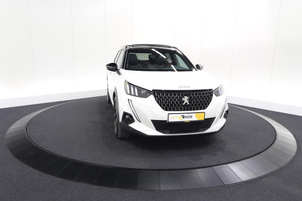 Peugeot 2008 PureTech 130 GT | Elektrisch Panoramadak | Camera | Dodehoekdetectie | Navigatie