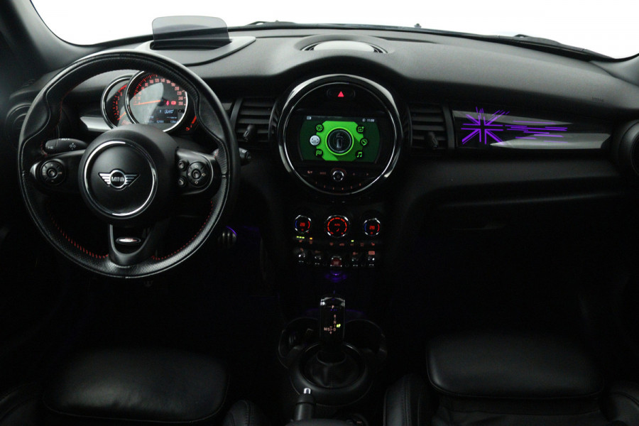 MINI Mini 2.0 Cooper S Knightsbridge Edition (PANORAMADAK, STOELVERWARMING, LEDER, HEAD-UP, LED, DEALER ONDERHOUDEN)