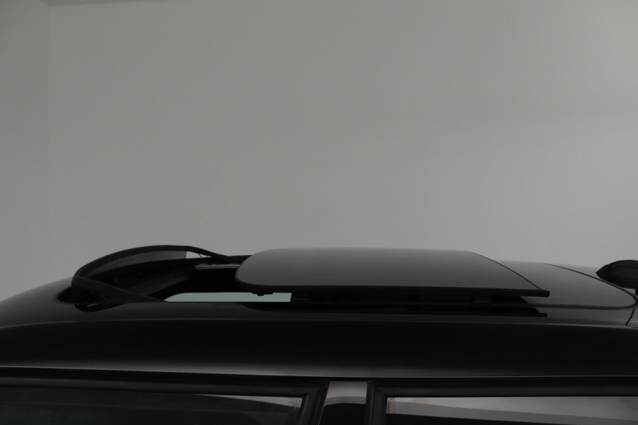 MINI Mini 2.0 Cooper S Knightsbridge Edition (PANORAMADAK, STOELVERWARMING, LEDER, HEAD-UP, LED, DEALER ONDERHOUDEN)