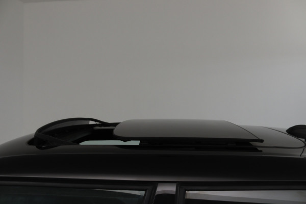 MINI Mini 2.0 Cooper S Knightsbridge Edition (PANORAMADAK, STOELVERWARMING, LEDER, HEAD-UP, LED, DEALER ONDERHOUDEN)