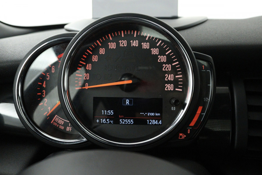 MINI Mini 2.0 Cooper S Knightsbridge Edition (PANORAMADAK, STOELVERWARMING, LEDER, HEAD-UP, LED, DEALER ONDERHOUDEN)