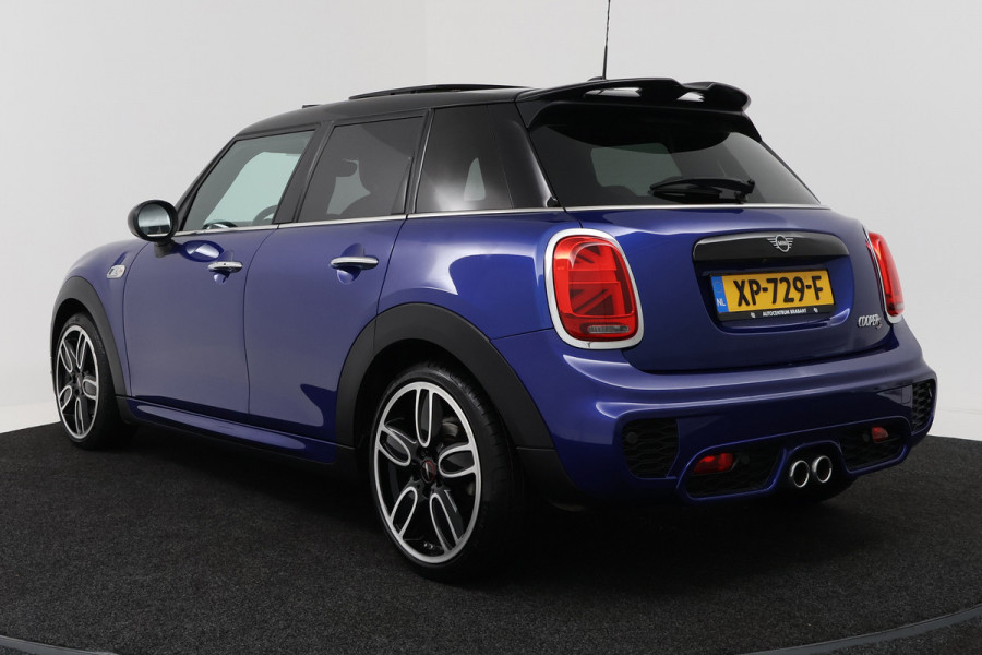 MINI Mini 2.0 Cooper S Knightsbridge Edition (PANORAMADAK, STOELVERWARMING, LEDER, HEAD-UP, LED, DEALER ONDERHOUDEN)