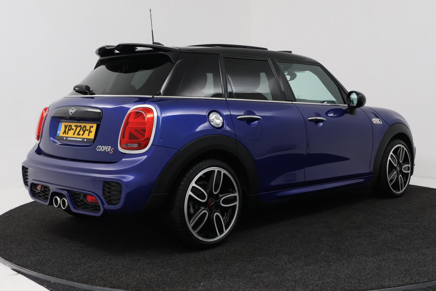 MINI Mini 2.0 Cooper S Knightsbridge Edition (PANORAMADAK, STOELVERWARMING, LEDER, HEAD-UP, LED, DEALER ONDERHOUDEN)