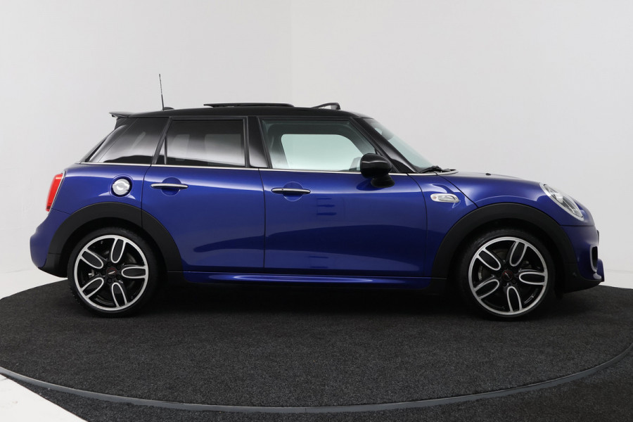 MINI Mini 2.0 Cooper S Knightsbridge Edition (PANORAMADAK, STOELVERWARMING, LEDER, HEAD-UP, LED, DEALER ONDERHOUDEN)