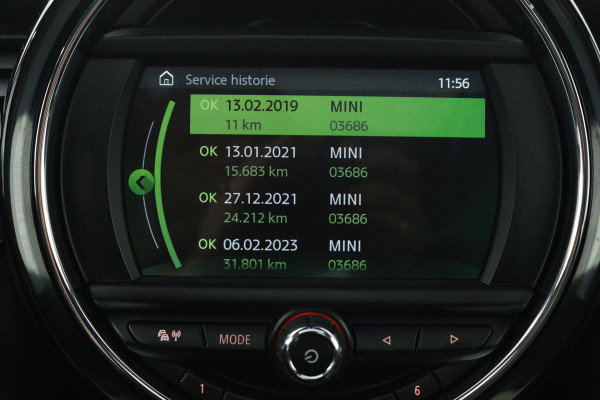 MINI Mini 2.0 Cooper S Knightsbridge Edition (PANORAMADAK, STOELVERWARMING, LEDER, HEAD-UP, LED, DEALER ONDERHOUDEN)
