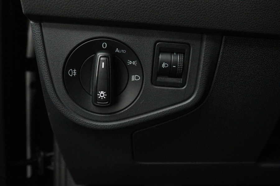 Volkswagen Polo 1.0 TSI Life Business (VIRTUAL, STOELVERWARMING, CAMERA, PDC V/A, CARPLAY, CRUISE ADAPTIEF, 1e EIGENAAR)
