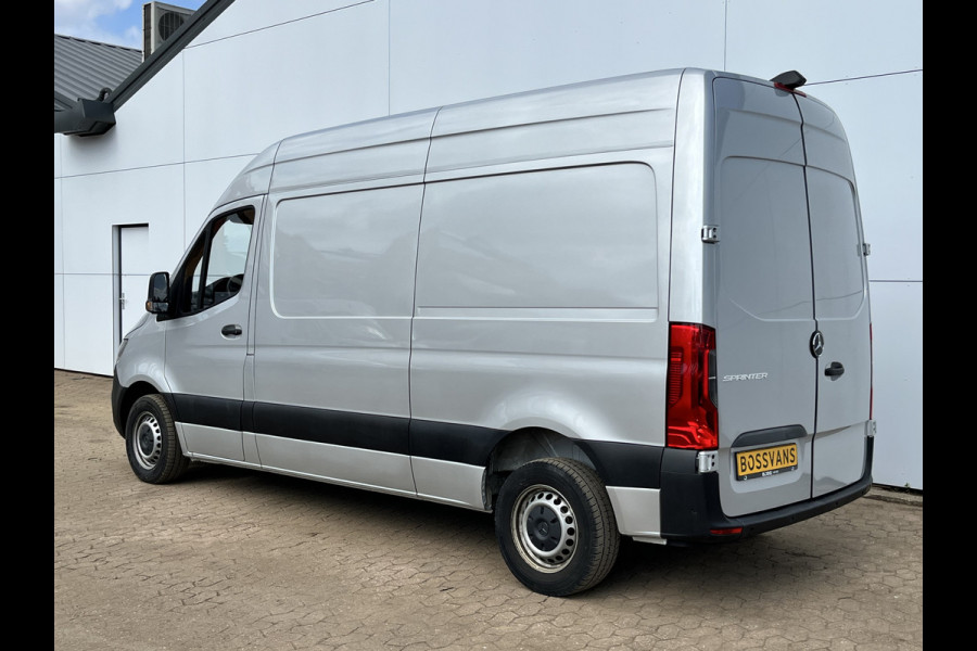 Mercedes-Benz Sprinter 215 1.9 CDI L2H2 Automaat L2H2 Climate Control Camera Carplay Parkeersensoren V+A