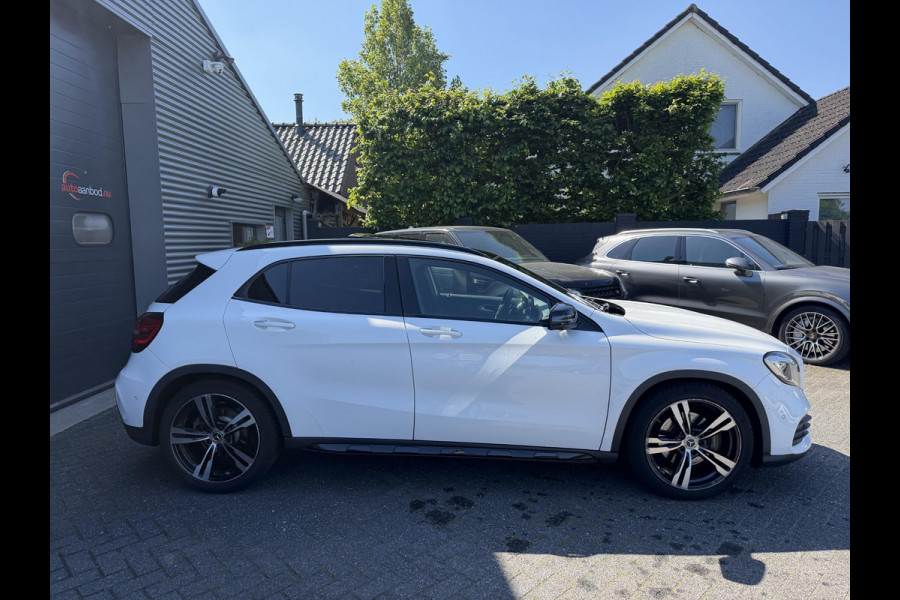 Mercedes-Benz GLA 220 d AMG | Panoramadak | 360* Camera | Harmon Kardon | Night Pakket |