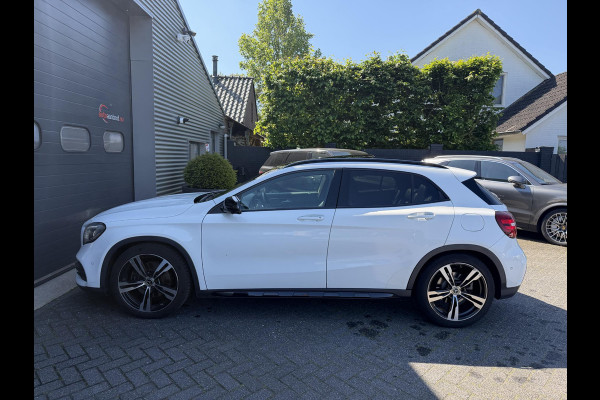 Mercedes-Benz GLA 220 d AMG | Panoramadak | 360* Camera | Harmon Kardon | Night Pakket |