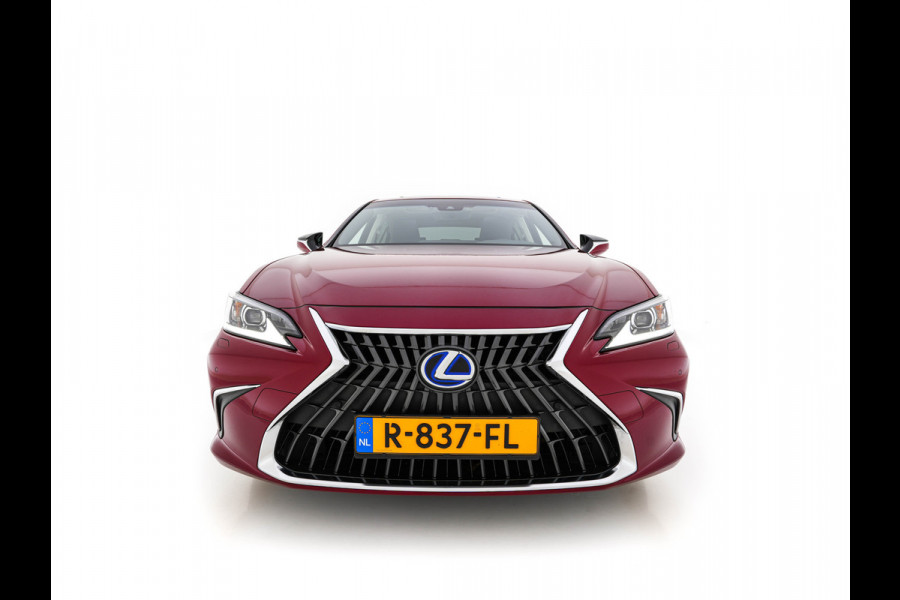 Lexus ES 300h Business Line (INCL.BTW) Aut. *PANO | LEATHER | FULL-LED | ADAPTIVE-CRUISE | BLIND-SPOT | KEYLESS | CAMERA | HEATED-COMFORTSEATS | NAVI-FULLMAP | PRIVACY-GLASS | SHIFT-PADDLES | ECC | PDC | 19''ALU*