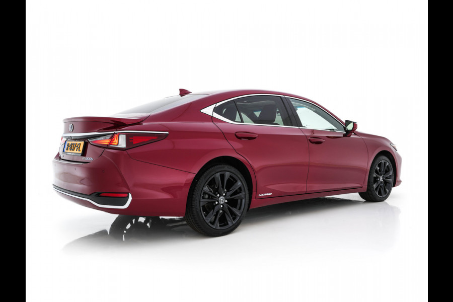 Lexus ES 300h Business Line (INCL.BTW) Aut. *PANO | LEATHER | FULL-LED | ADAPTIVE-CRUISE | BLIND-SPOT | KEYLESS | CAMERA | HEATED-COMFORTSEATS | NAVI-FULLMAP | PRIVACY-GLASS | SHIFT-PADDLES | ECC | PDC | 19''ALU*