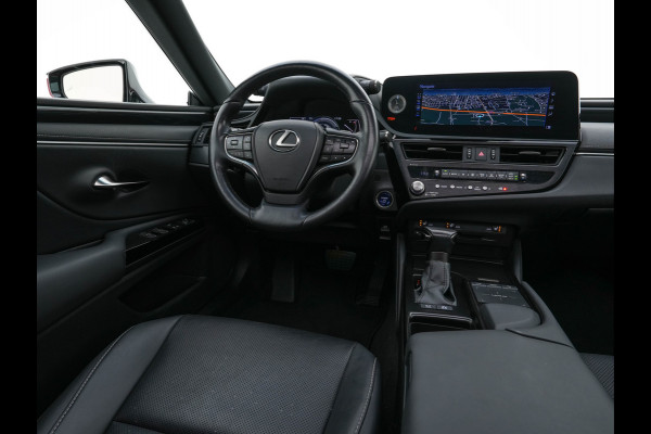 Lexus ES 300h Business Line (INCL.BTW) Aut. *PANO | LEATHER | FULL-LED | ADAPTIVE-CRUISE | BLIND-SPOT | KEYLESS | CAMERA | HEATED-COMFORTSEATS | NAVI-FULLMAP | PRIVACY-GLASS | SHIFT-PADDLES | ECC | PDC | 19''ALU*