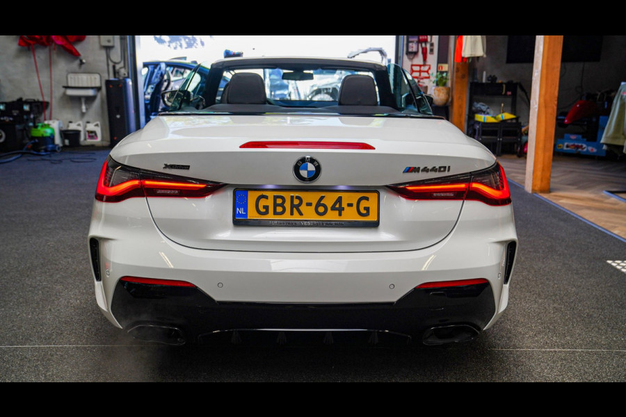 BMW 4 Serie Cabrio M440i xDrive High Executive | Laser LED | Driving Assistant Professional | Luxe Leder | Stoelkoeling | HuD