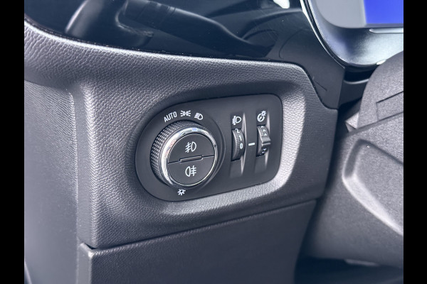 Opel CORSA-E Elegance 50 kWh SOH 93% Navi Ecc 360°Camera Apple Carplay Android Auto Cruise Control Pdc Dodehoek detectie Keyless Draadloze telefoonlader Privacy Glas Lmv Isofix Led Regen-Lichtsensor Lane Assist Origineel Nederlandse Auto Zeer compleet!