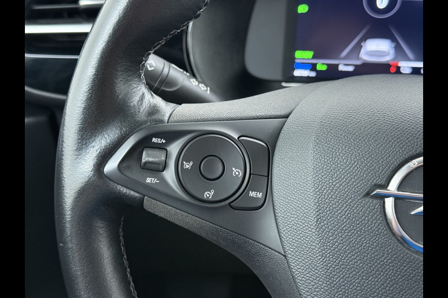 Opel CORSA-E Elegance 50 kWh SOH 93% Navi Ecc 360°Camera Apple Carplay Android Auto Cruise Control Pdc Dodehoek detectie Keyless Draadloze telefoonlader Privacy Glas Lmv Isofix Led Regen-Lichtsensor Lane Assist Origineel Nederlandse Auto Zeer compleet!