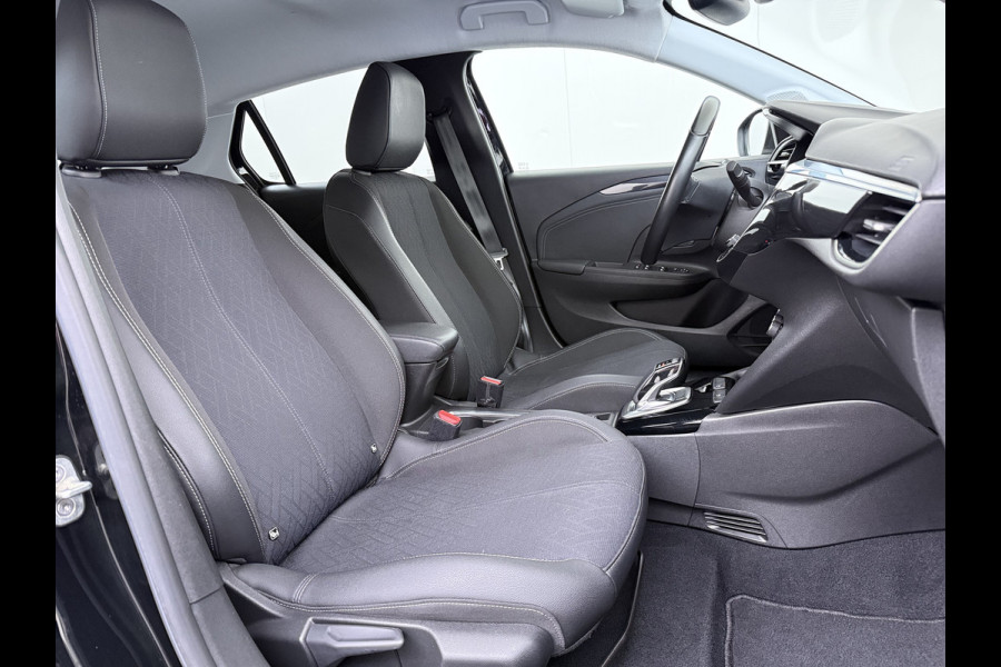 Opel CORSA-E Elegance 50 kWh SOH 93% Navi Ecc 360°Camera Apple Carplay Android Auto Cruise Control Pdc Dodehoek detectie Keyless Draadloze telefoonlader Privacy Glas Lmv Isofix Led Regen-Lichtsensor Lane Assist Origineel Nederlandse Auto Zeer compleet!