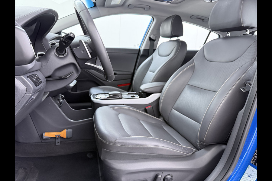 Hyundai IONIQ Premium EV SOH 99,9% Panorama-Schuifdak Adap.Cruise Leder+Memory Navi Ecc Trekhaak Infinity®-Audio Camera Apple Carplay Android  Stoel+Stuurverwarming Elek.Stoelen Lmv Bluetooth Dodehoek+Lane Assist VESS Origineel Nederlandse Auto