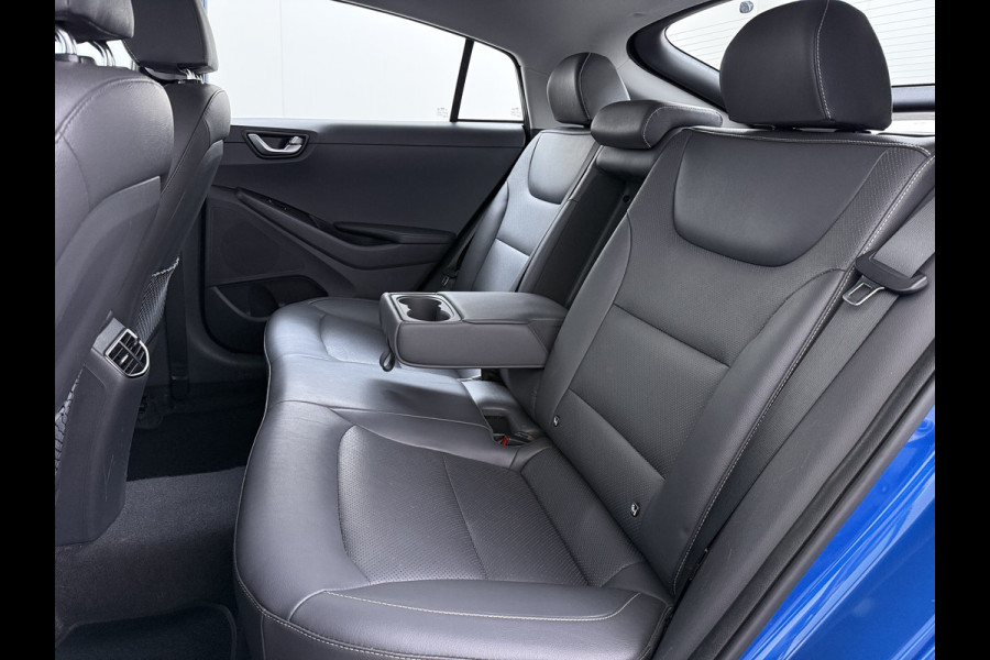 Hyundai IONIQ Premium EV SOH 99,9% Panorama-Schuifdak Adap.Cruise Leder+Memory Navi Ecc Trekhaak Infinity®-Audio Camera Apple Carplay Android  Stoel+Stuurverwarming Elek.Stoelen Lmv Bluetooth Dodehoek+Lane Assist VESS Origineel Nederlandse Auto