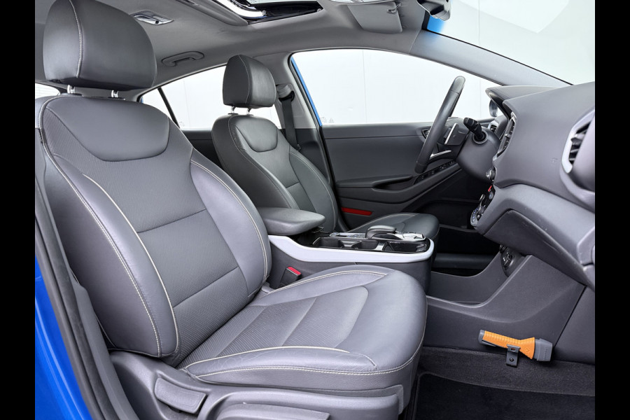 Hyundai IONIQ Premium EV SOH 99,9% Panorama-Schuifdak Adap.Cruise Leder+Memory Navi Ecc Trekhaak Infinity®-Audio Camera Apple Carplay Android  Stoel+Stuurverwarming Elek.Stoelen Lmv Bluetooth Dodehoek+Lane Assist VESS Origineel Nederlandse Auto
