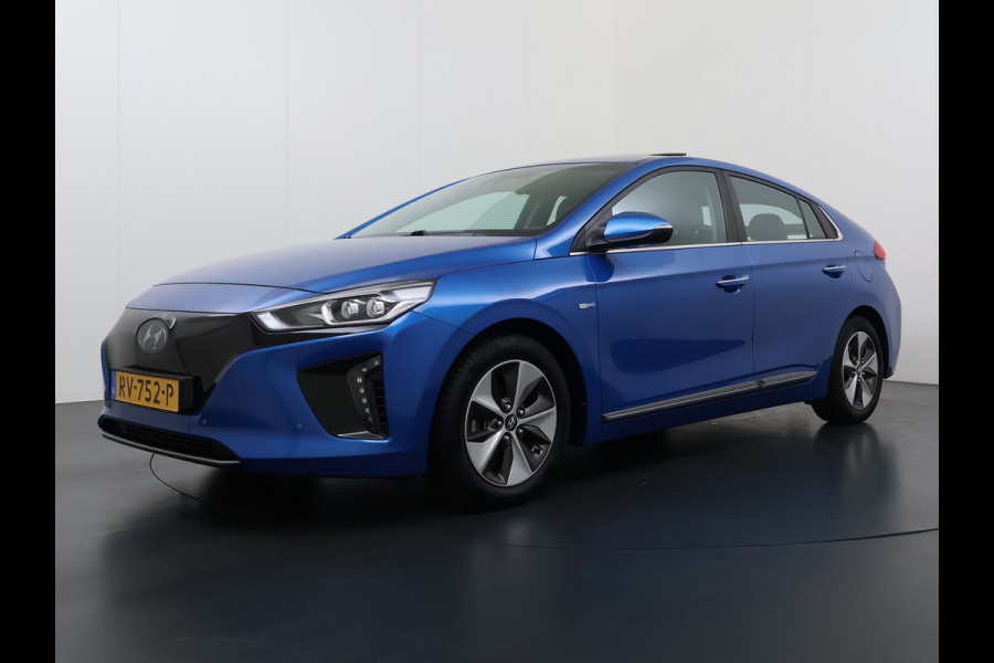 Hyundai IONIQ Premium EV SOH 99,9% Panorama-Schuifdak Adap.Cruise Leder+Memory Navi Ecc Trekhaak Infinity®-Audio Camera Apple Carplay Android  Stoel+Stuurverwarming Elek.Stoelen Lmv Bluetooth Dodehoek+Lane Assist VESS Origineel Nederlandse Auto