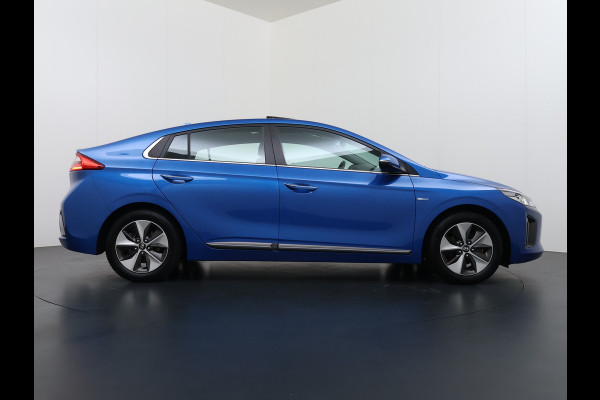 Hyundai IONIQ Premium EV SOH 99,9% Panorama-Schuifdak Adap.Cruise Leder+Memory Navi Ecc Trekhaak Infinity®-Audio Camera Apple Carplay Android  Stoel+Stuurverwarming Elek.Stoelen Lmv Bluetooth Dodehoek+Lane Assist VESS Origineel Nederlandse Auto