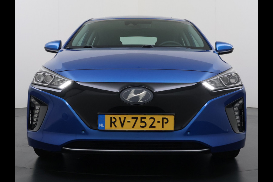 Hyundai IONIQ Premium EV SOH 99,9% Panorama-Schuifdak Adap.Cruise Leder+Memory Navi Ecc Trekhaak Infinity®-Audio Camera Apple Carplay Android  Stoel+Stuurverwarming Elek.Stoelen Lmv Bluetooth Dodehoek+Lane Assist VESS Origineel Nederlandse Auto