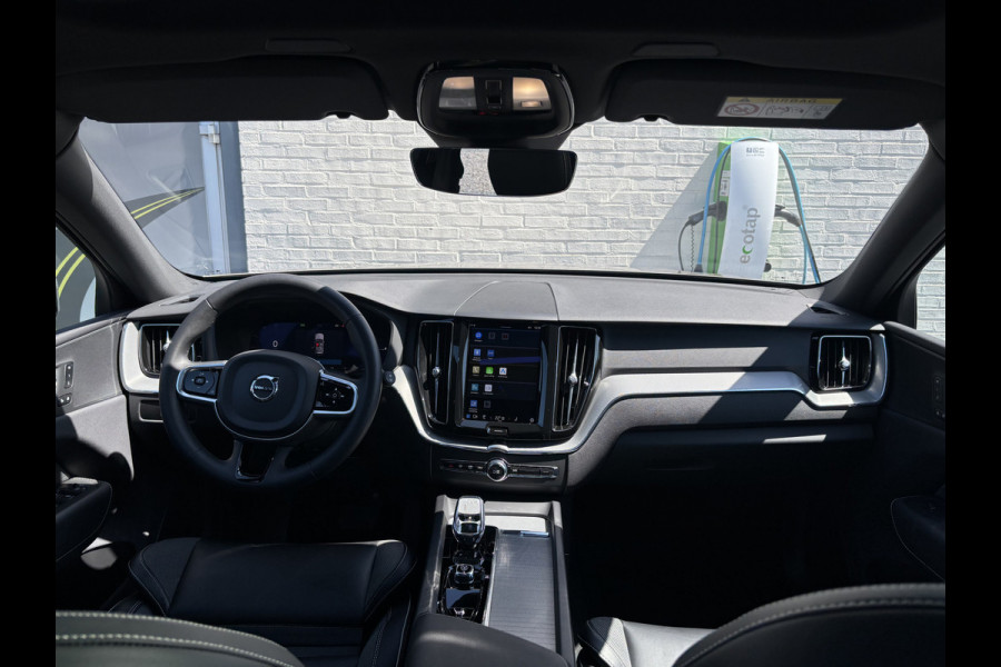 Volvo XC60 2.0 T6 Plug-in hybrid AWD Plus Dark Long Range | Zwenkbare trekhaak | Panorama dak | Adaptieve cruise | Memory | Blis |
