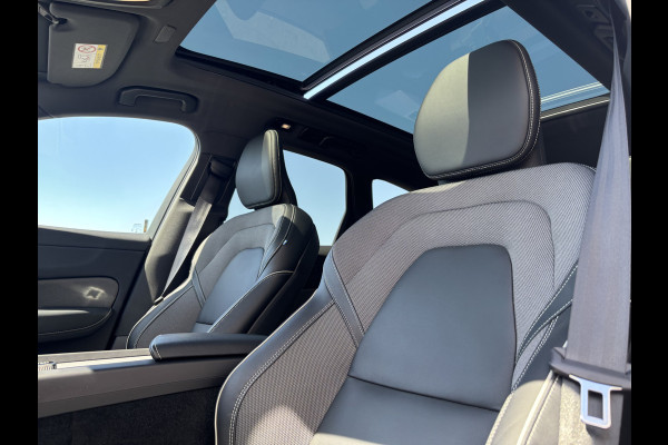 Volvo XC60 2.0 T6 Plug-in hybrid AWD Plus Dark Long Range | Zwenkbare trekhaak | Panorama dak | Adaptieve cruise | Memory | Blis |