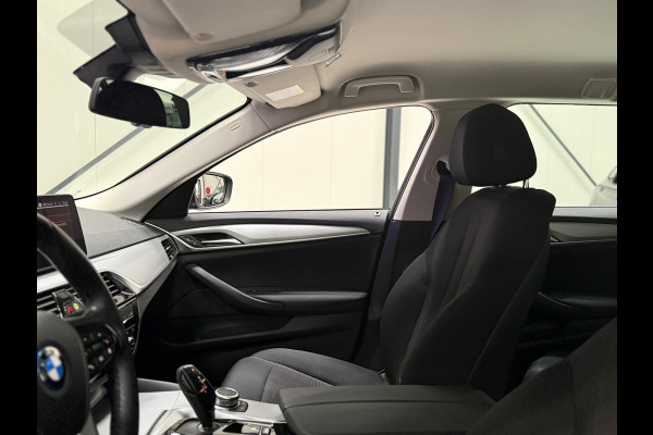 BMW 5 Serie Touring 520e | Plug-in Hybride | Elek. Trekhaak | Virtual Cockpit | LED