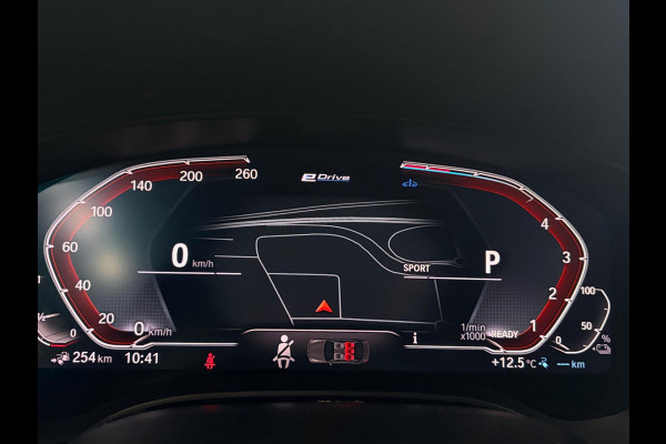 BMW 5 Serie Touring 520e | Plug-in Hybride | Elek. Trekhaak | Virtual Cockpit | LED