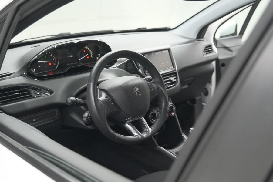 Peugeot 208 PureTech 82 Signature | Parkeersensoren | Apple Carplay | Pack Connect | Armsteun