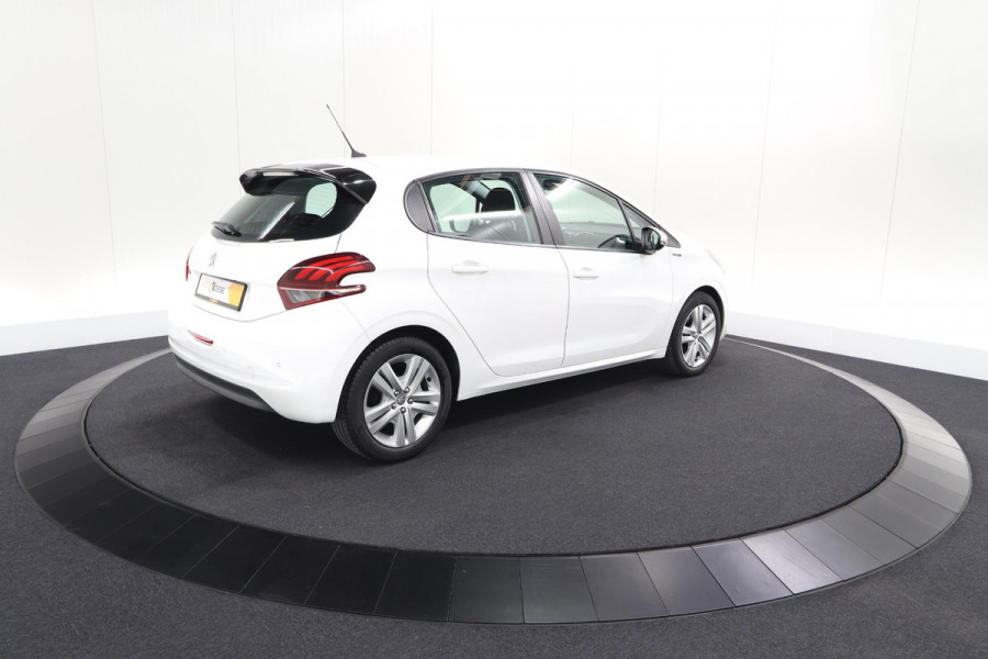 Peugeot 208 PureTech 82 Signature | Parkeersensoren | Apple Carplay | Pack Connect | Armsteun
