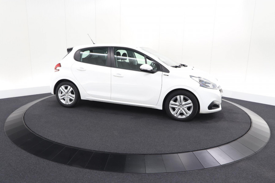 Peugeot 208 PureTech 82 Signature | Parkeersensoren | Apple Carplay | Pack Connect | Armsteun