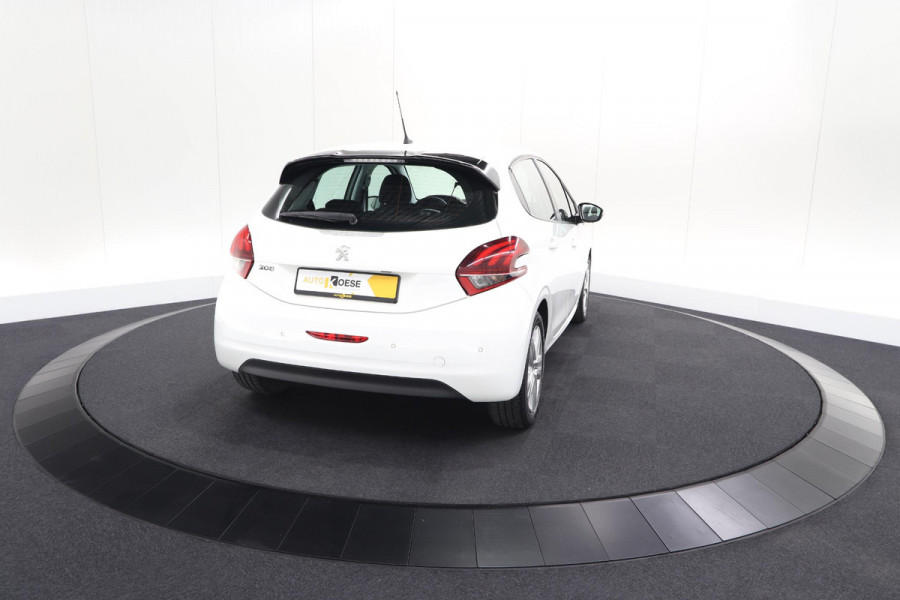 Peugeot 208 PureTech 82 Signature | Parkeersensoren | Apple Carplay | Pack Connect | Armsteun
