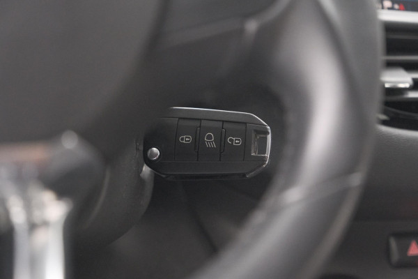 Peugeot 208 PureTech 82 Signature | Parkeersensoren | Apple Carplay | Pack Connect | Armsteun