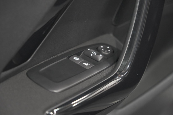 Peugeot 208 PureTech 82 Signature | Parkeersensoren | Apple Carplay | Pack Connect | Armsteun