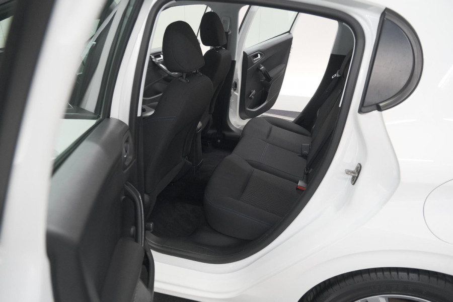 Peugeot 208 PureTech 82 Signature | Parkeersensoren | Apple Carplay | Pack Connect | Armsteun