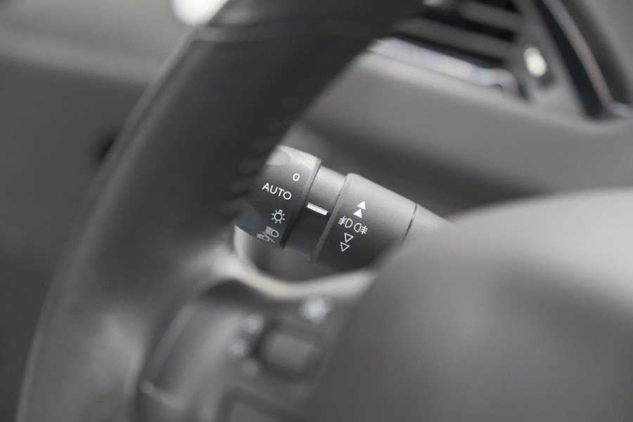 Peugeot 208 PureTech 82 Signature | Parkeersensoren | Apple Carplay | Pack Connect | Armsteun